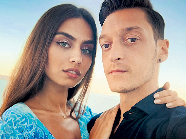 Месут Озил и Амине Гюльше