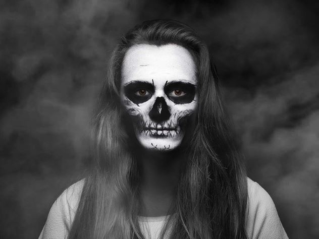 На фото Елены Ваенги увидели призрак