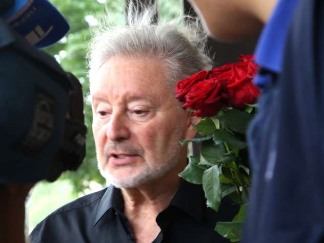 Вениамин Смехов на прощании с писателем Войновичем