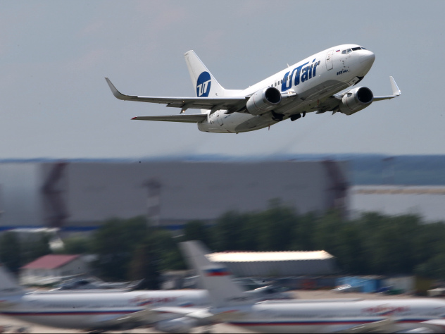 Повышение топливного сбора заставит уральских авиаперевозчиков поднять цены на билеты