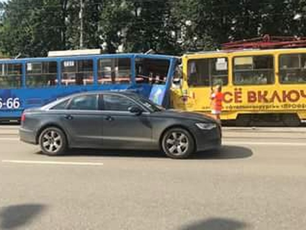 Трамвай поехал без водителя