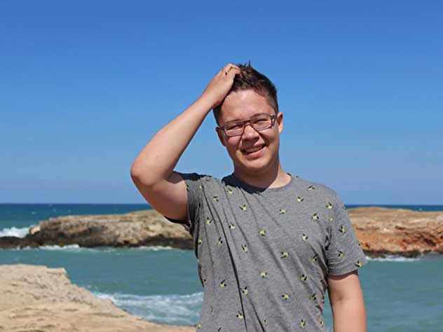 Школьник из Новосибирска Артем Веселов пытается опротестовать результат ЕГЭ в суде