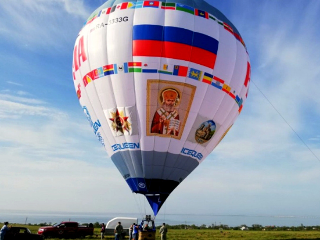 Аэростат «Россия» впервые перелетел через Эльбрус