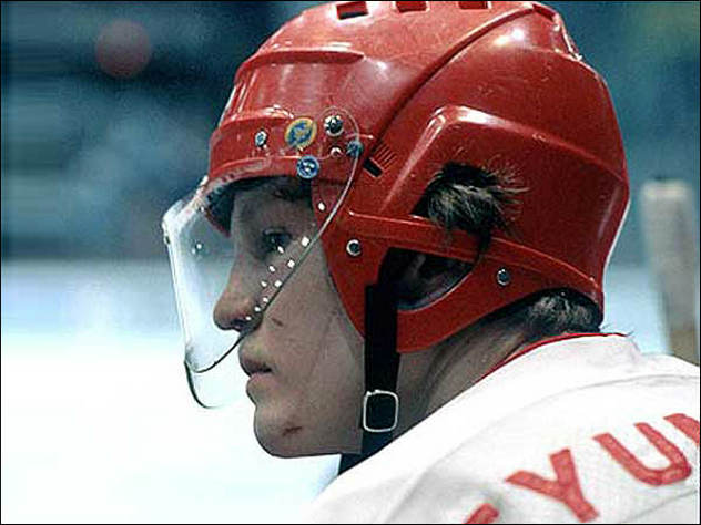 хоккеист Виктор Тюменев