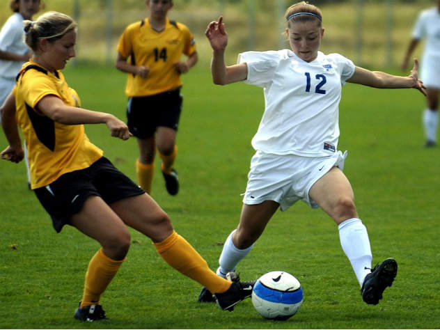 женщины и футбол