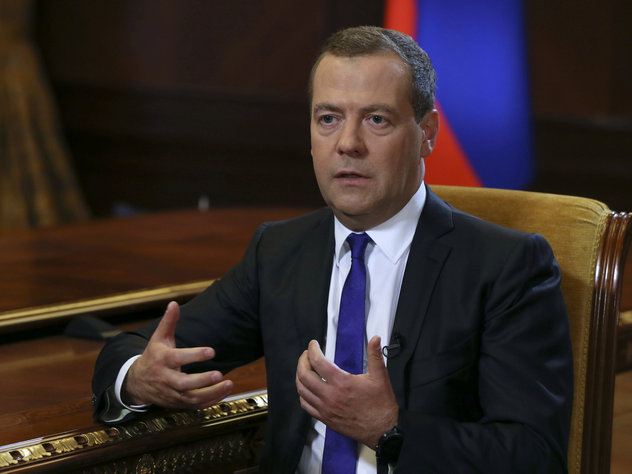 Медведев об уголовной ответственности за увольнение пожилых