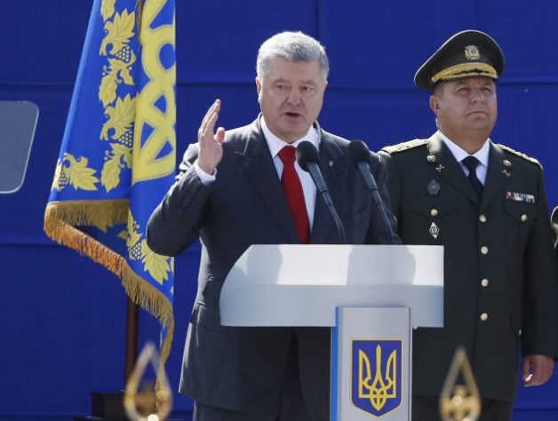 Президент Украины Петр Порошенко уже подозревает Россию во "вмешательстве в украинские выборы