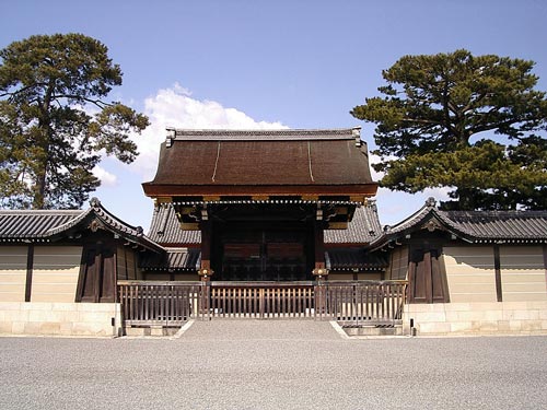 Дворец японских императоров в древней столице страны Киото. Источник: wikimedia.org. Автор: moja