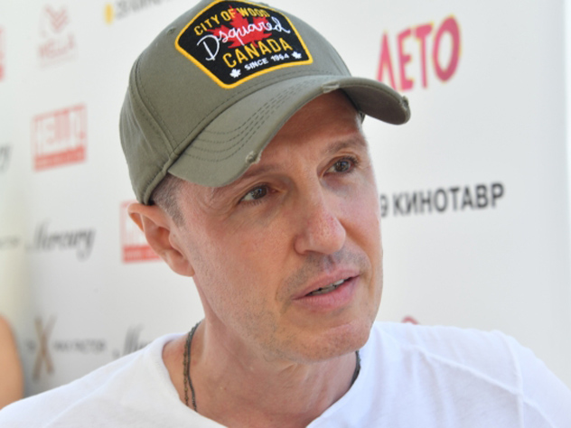 Игорь Верник переоделся в женщину