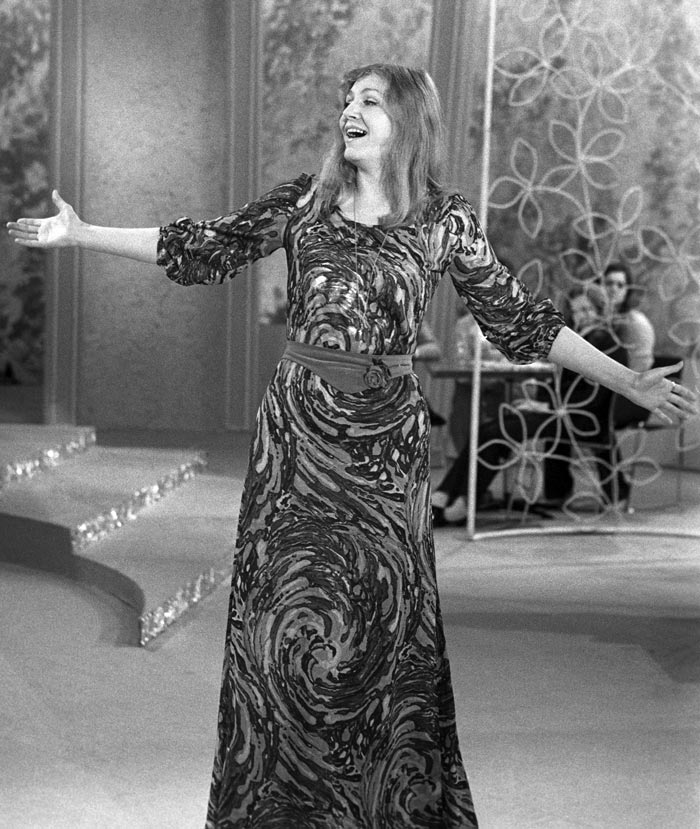 Польская эстрадная певица Анна Герман на съемках праздничной программы "Голубой огонек", посвященной празднику весны и труда. Фото С. Герасимова / Фотохроника ТАСС