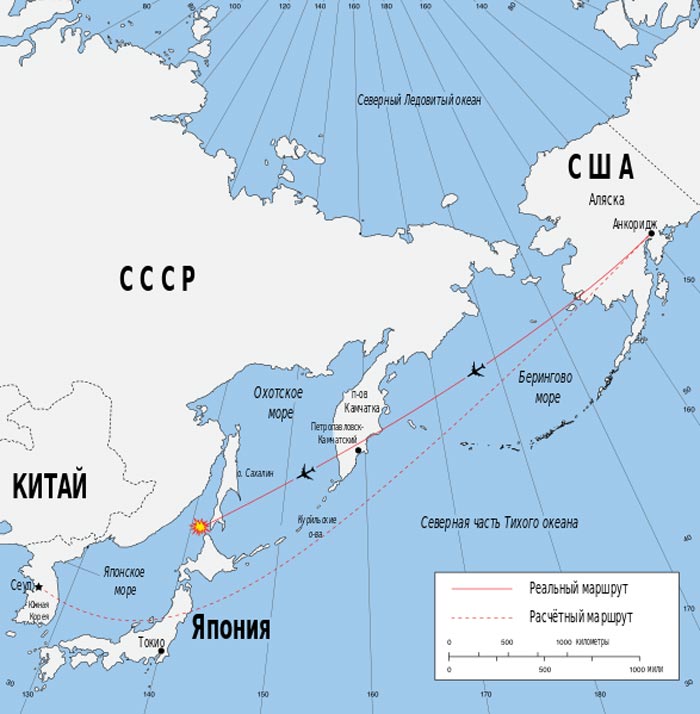 Плановый и реальный маршрут полета Боинга-747, выполнявшего рейс 007 в ночь с 31 августа на 1 сентября 1983 года. Источник wikimedia.org. Автор Донор