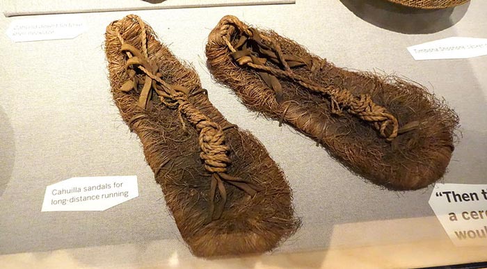 Индейские сандалии для дальнего бега. Кахилла - Оклендский музей Калифорнии. Источник wikimedia.org