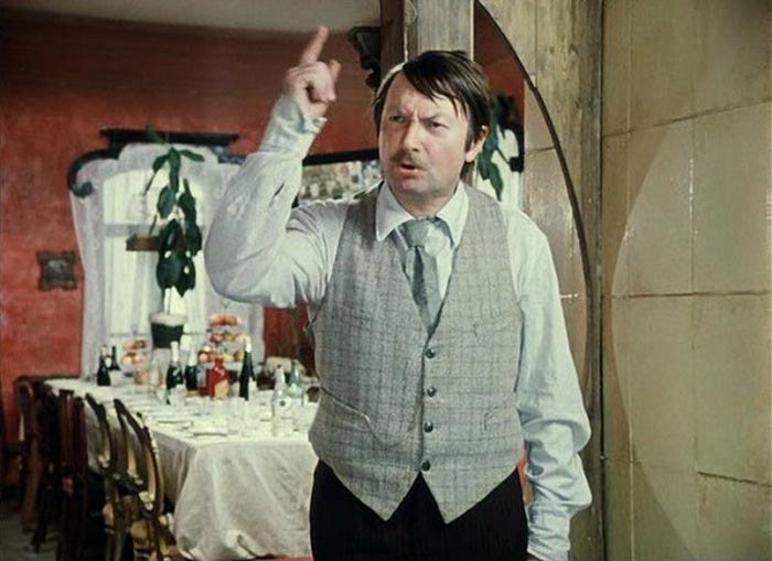 Вместо Никулина у Гайдая в комедии «Не может быть!» сыграл Георгий Вицин