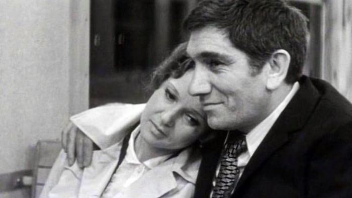 Людмила Гурченко и Армен Джигарханян в фильме «Старые стены», 1973 г.