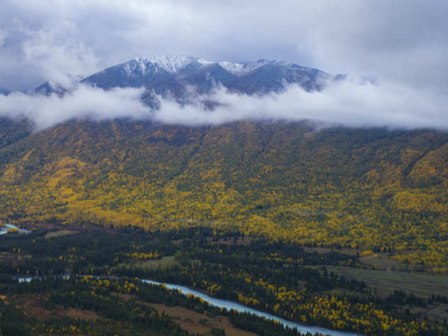 Туристы застряли в горах Алтая