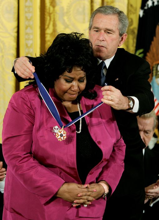 Арета Франклин и экс-президент США Джордж Буш младший