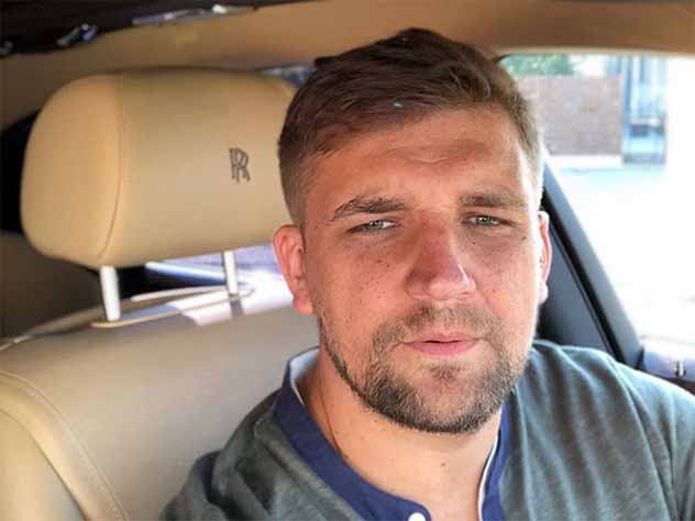 Баста оказал фото с дочерью