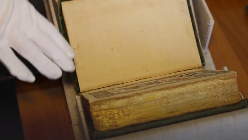 Псалтырь Мартина Лютера XVI века с золотым обрезом из фонта Библиотеки имени Н. А. Некрасова