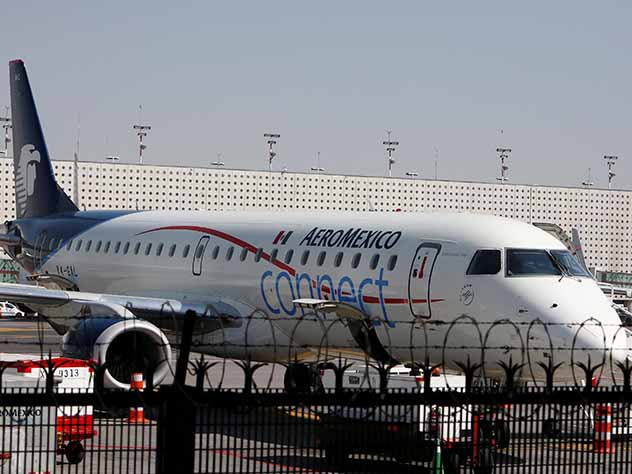 Самолет аэрокомпании Aeromexico разбился в Мексике, что сказал очевидец