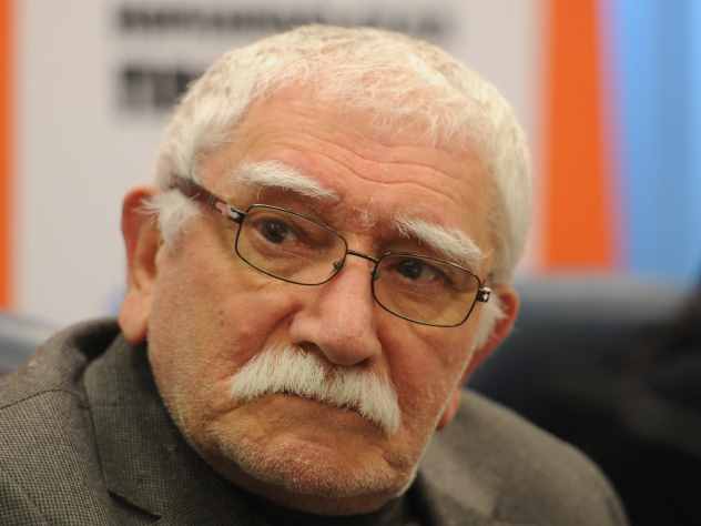 Джигарханян выгнал из театра родственников Цымбалюк-Романовской