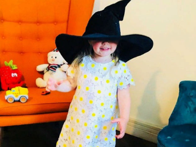 Игорь Николаев показал фото дочери в волшебной шляпе