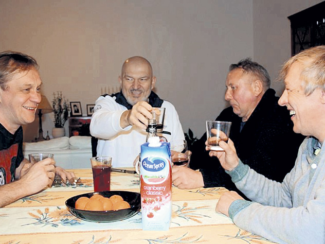 Михаил Ефремов, Сергей Шеховцов и Михаил Горевой на «живых поминках» у Геннадия Венгерова