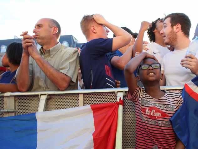 Французских мужчин оштрафуют за колкости в адрес женщин