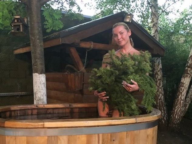 Волочкова в бане