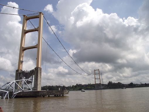 Мост Кутай Картанегара в Индонезии