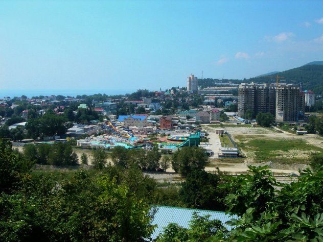 В Сочи объяснили, почему на ливневых канавах нет решеток