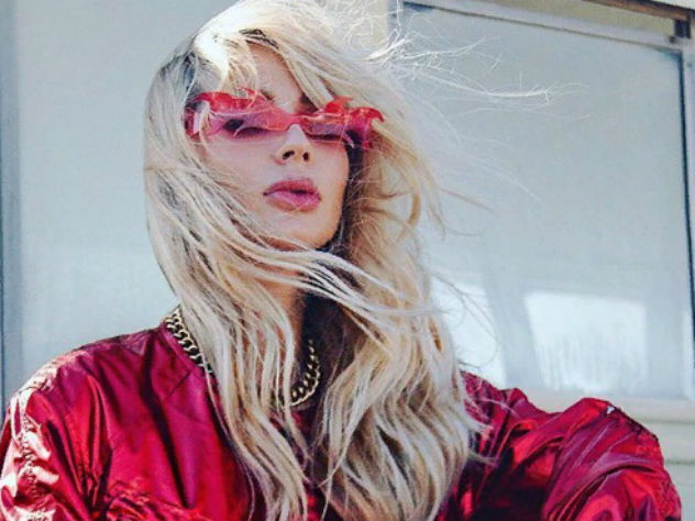 Лобода показал шикарный костюм из нового клипа