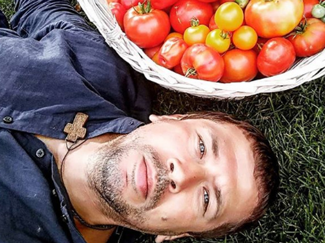 Актер не знает, куда девать помидоры