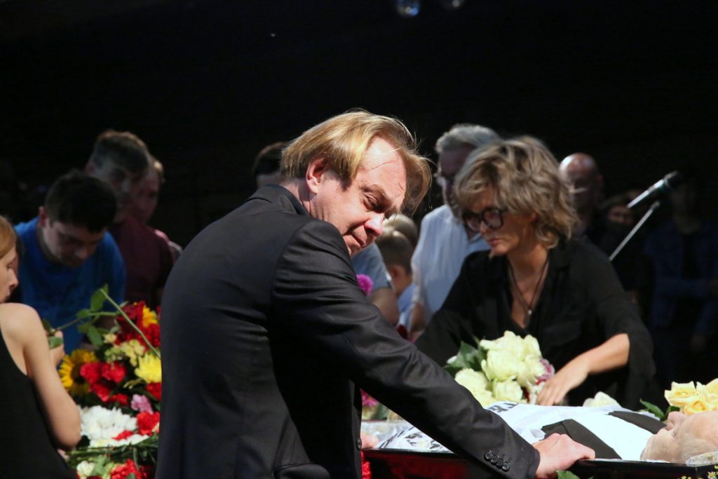 Михаил Горевой на прощании с Шеховцовым