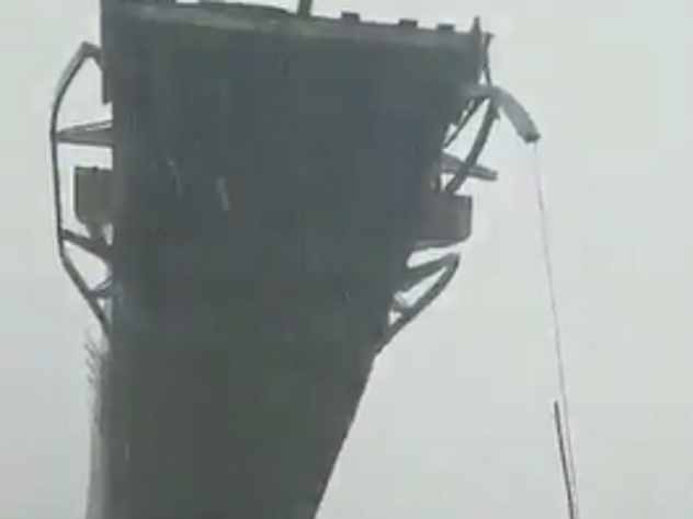 В Генуе обрушился мост