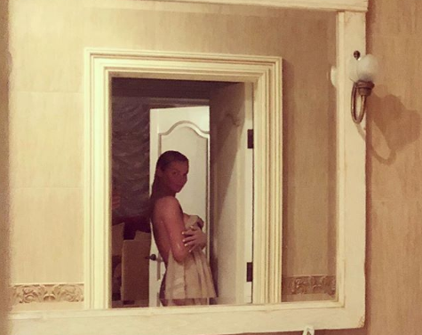 «Спальные» фотографии Волочковой заинтриговали подписчиков