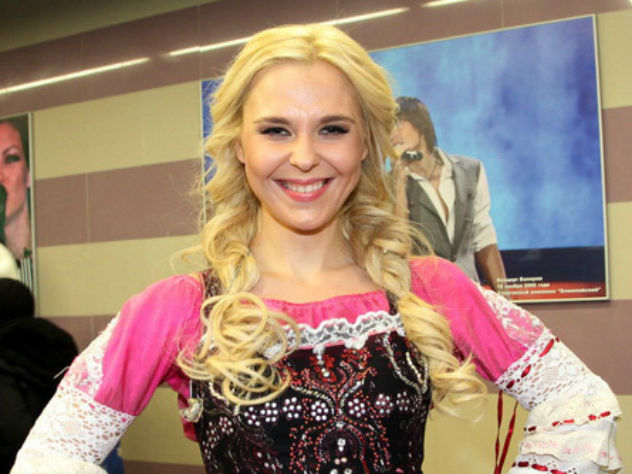 Пелагея устроила акробатические танцы в гримерке