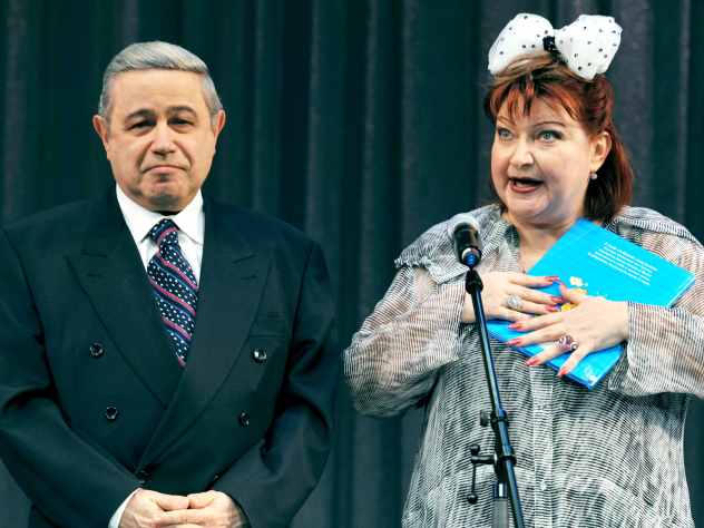 Степаненко затягивает бракоразводный процесс