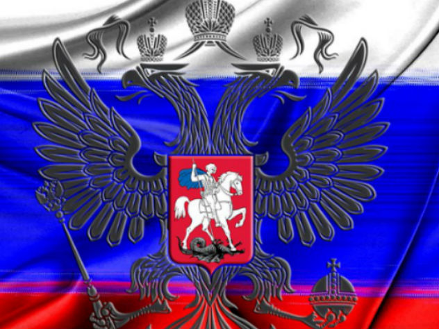 Украинский футболист отвернулся от российского влага во время исполнения гимна страны