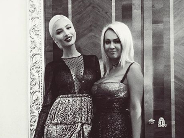 Экс-подруга Тимати показала «золотое» фото с Яной Рудковской