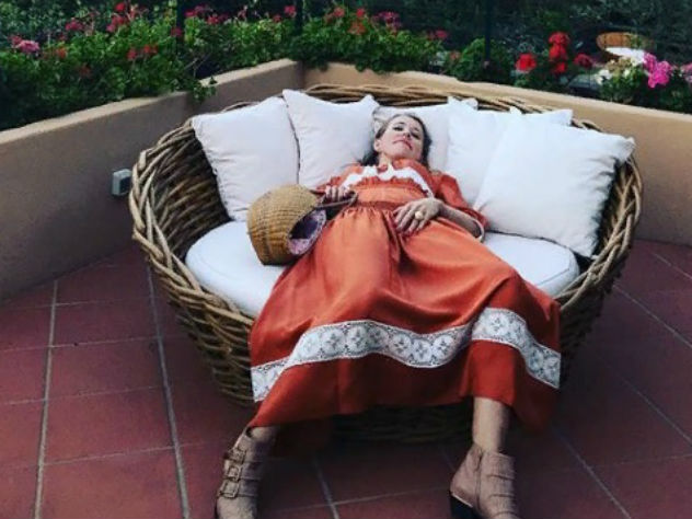 В Сети Собчак назвали Красной Шапочкой