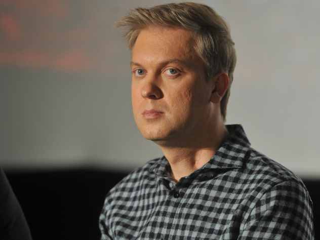 Светлаков мучается от жары во время съемок