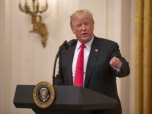 Президент США Дональд Трамп готов рассмотреть вопрос о снятии санкций с России