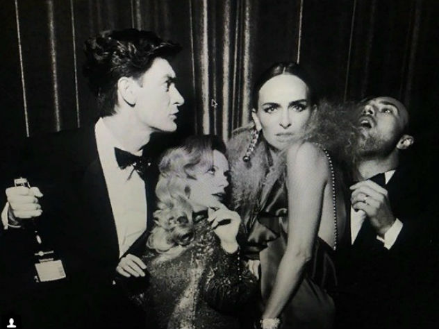 Варнава покалаза ретро-снимок участников "Камеди вумен"