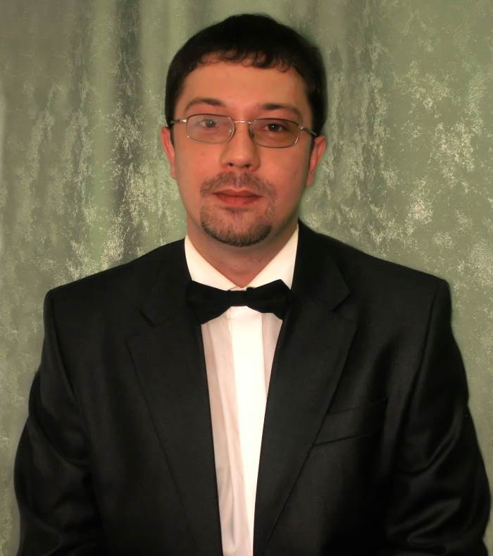 Пианист Андрей Карпий