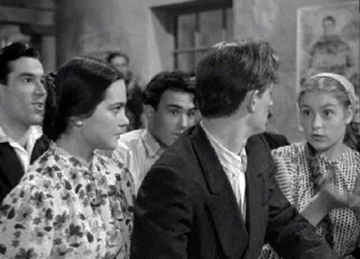 Первая роль Лиды Федосеевой. Кадр из фильма «Максим Перепелица», 1956 год