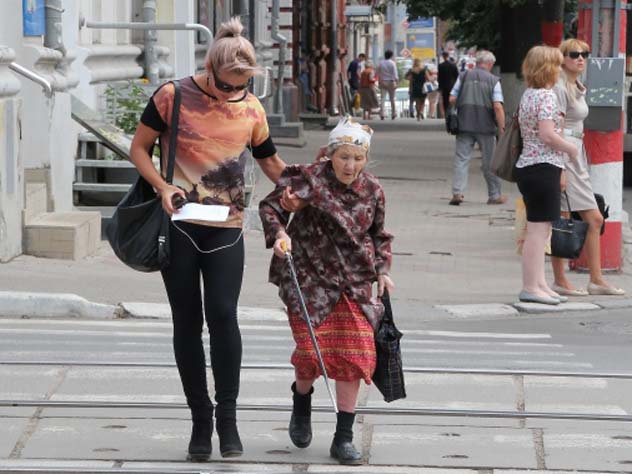 Россияне считают, что заботиться о пенсионерах должно государство