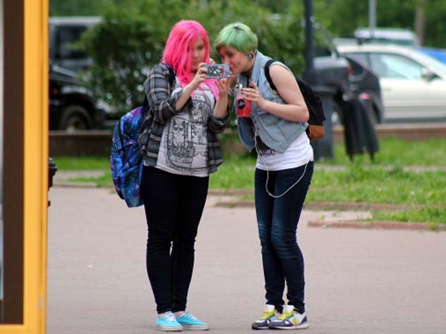 Руководство школы не вправе диктовать на цвет и длину волос.