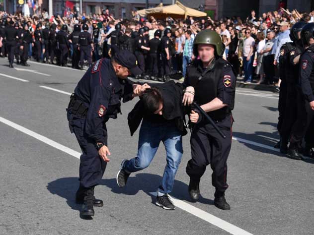 В Москве задержали двоих активистов «пенсионного» митинга