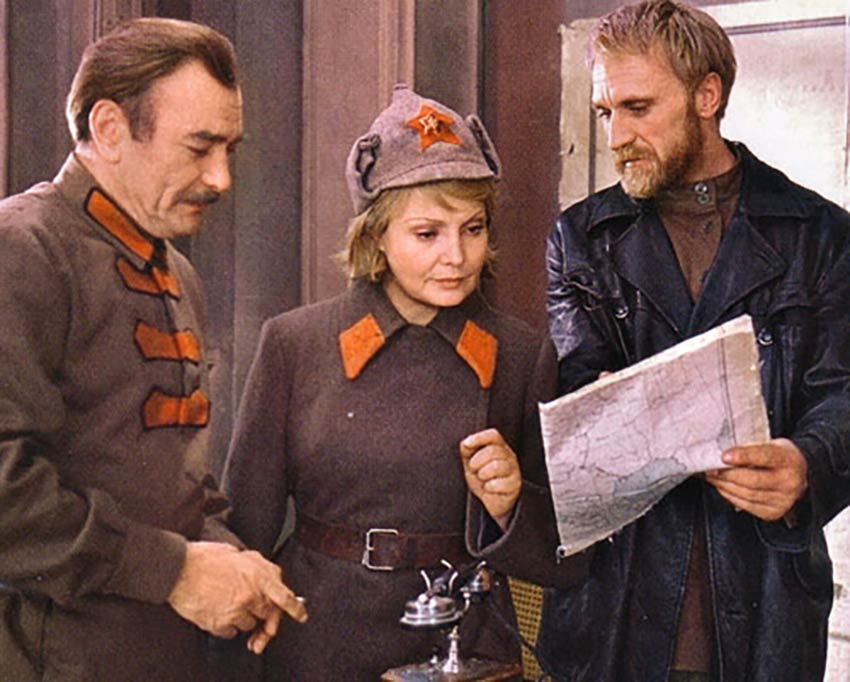 Татьяна Доронина и Борис Химичев (справа) в фильме «На ясный огонь», 1975 г.