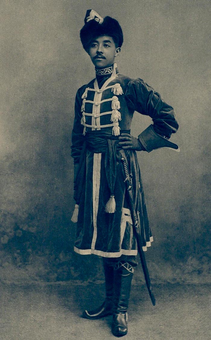 Принц Чакрабон в русском средневековом костюме на балу 1903 года в Зимнем дворце. Источник: wikimedia.org